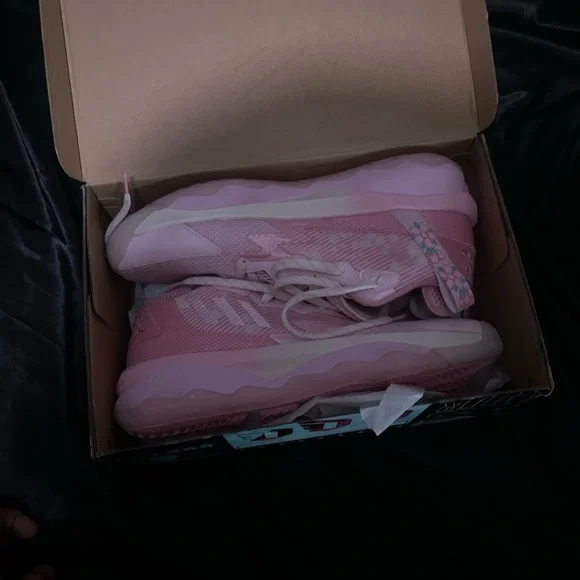 Dame lillard 8s sakura Size 11 adidas | Shoes | Dame Lillard 8s Sakura Size 1 | Poshmark main image 2
